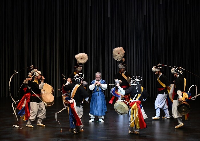 경남문화예술회관, 감동과 여운으로 일...