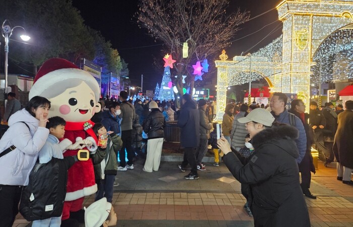 ‘2025 럭키칠곡 크리스마스 마켓’...