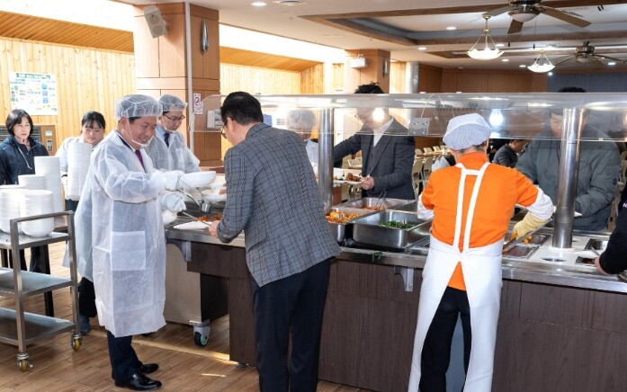 김창규 제천시장 , 설날 맞아 직원들...