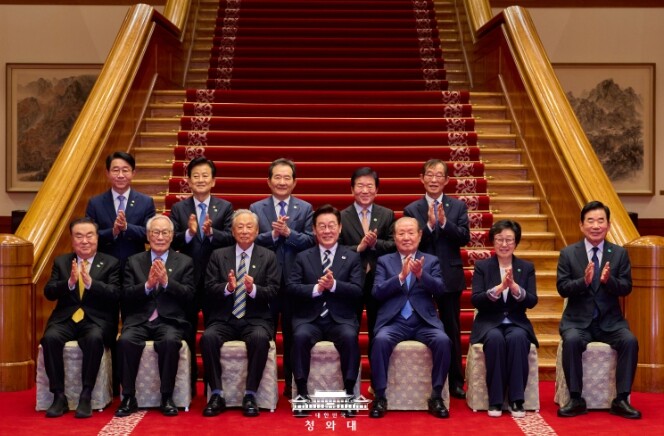 이재명 대통령, 민주당 상임고문과 오찬 간담회