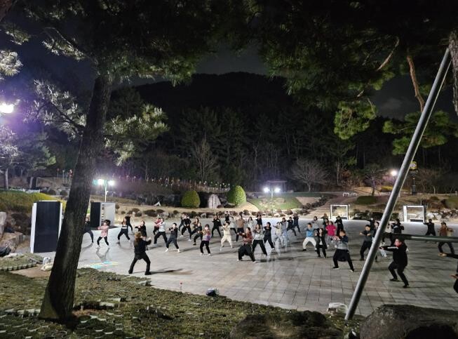 거제시 독봉산 웰빙공원, 별빛운동교실...