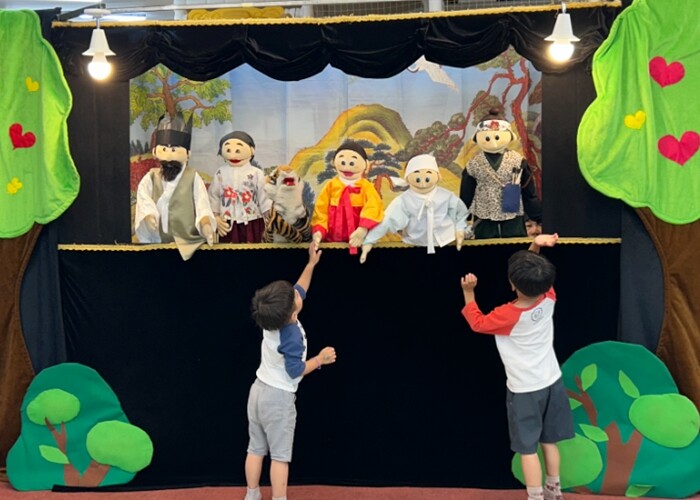 전주시 삼천도서관, 책과 공연을 함께...