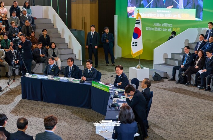 이재명  대통령 "국가폭력범죄 재발 방지 위해선 공소시효 폐지해야"
